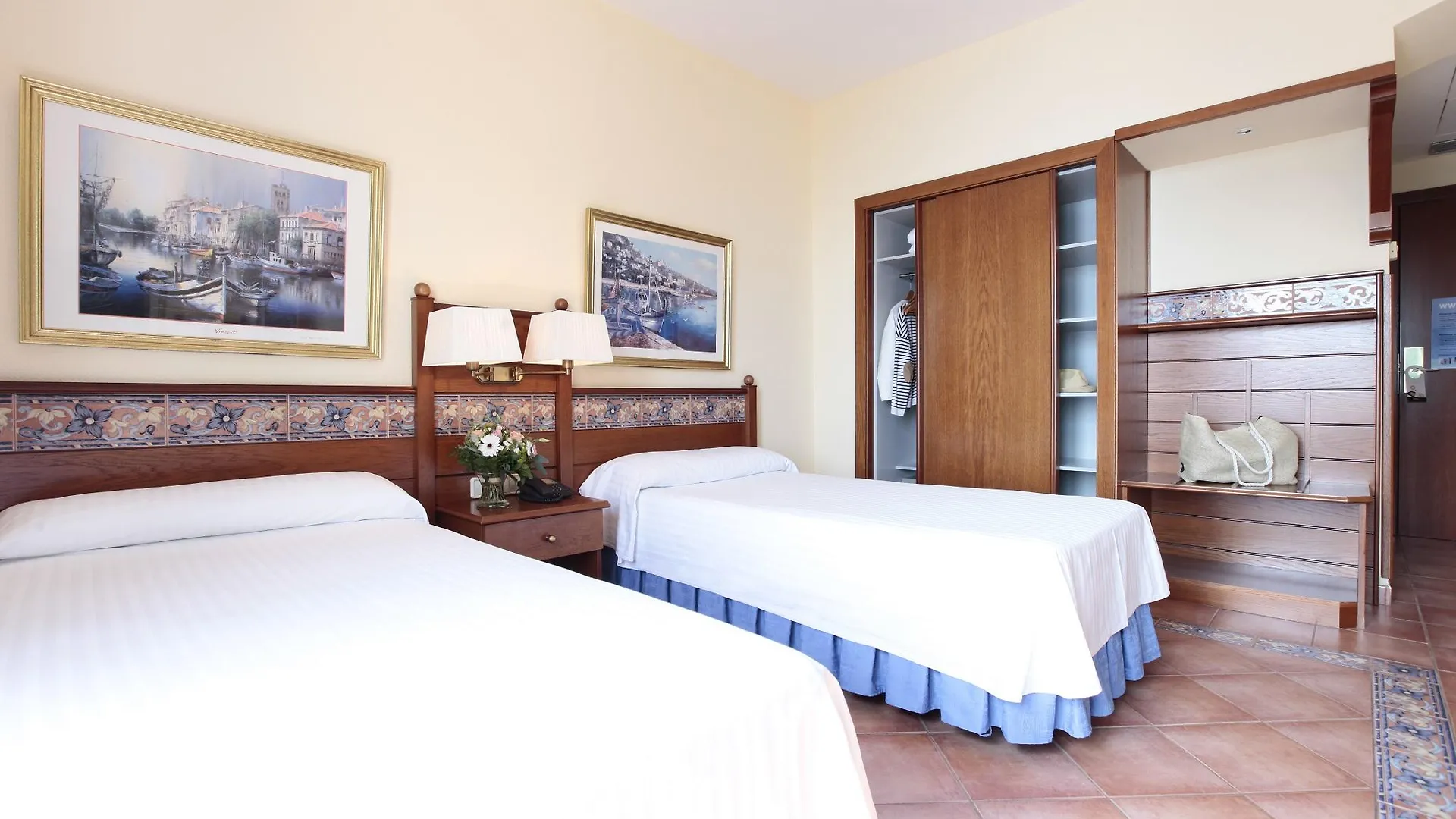 Hotel Roses Platja 3*,